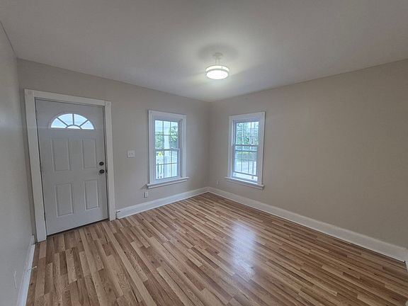5th image of 25 Howard Ave