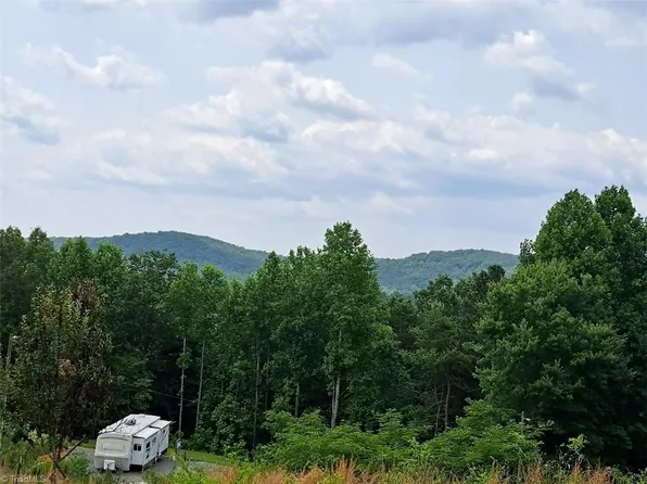 501 Ivy Green Trl, Lowgap, NC 27024