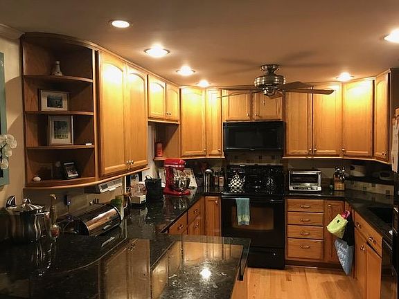 2nd image of 10014 Chestnut Wood Ln
