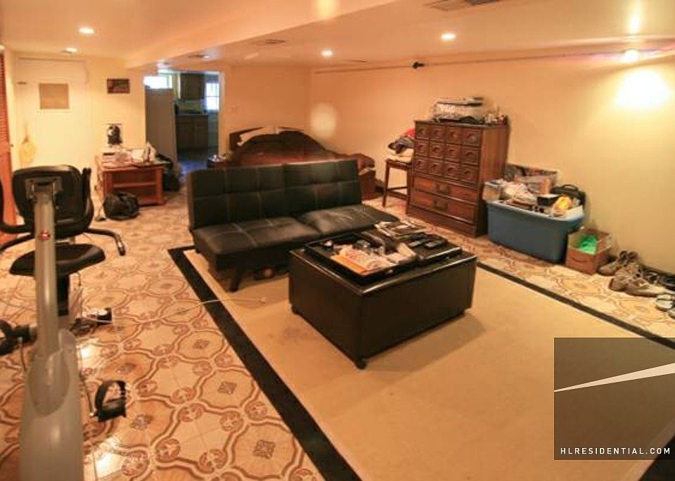 1st image of 2841 48th St #1