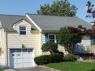 50 Meadow Ln, Bloomfield, NJ 07003