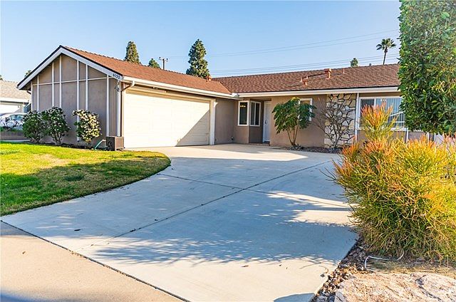 1st image of 6132 Acacia Ave