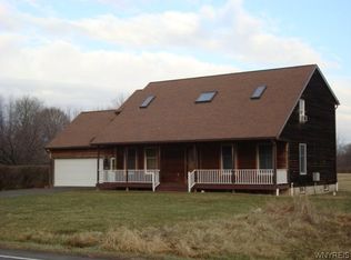 5393 Old Beebe Rd, Lockport, NY 14094