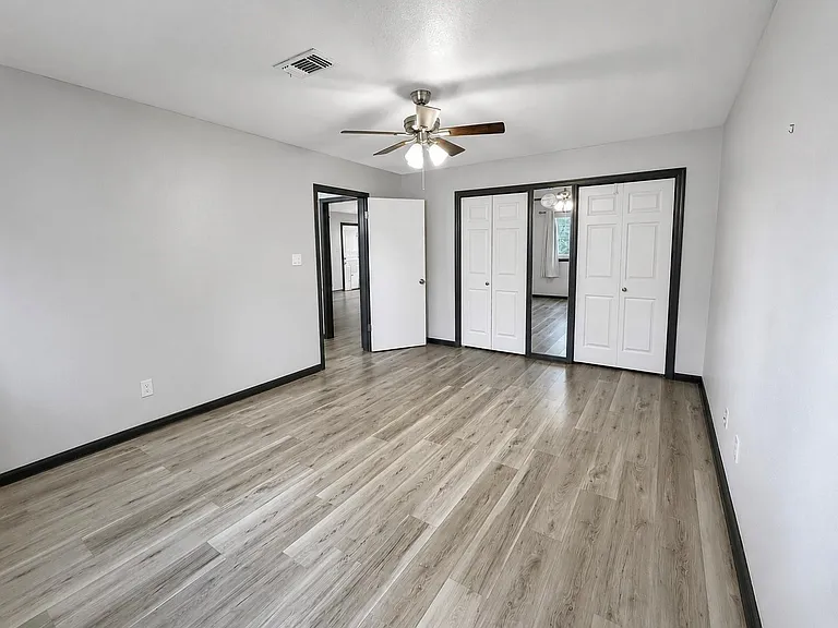 1105 Apache Dr — Photo 11