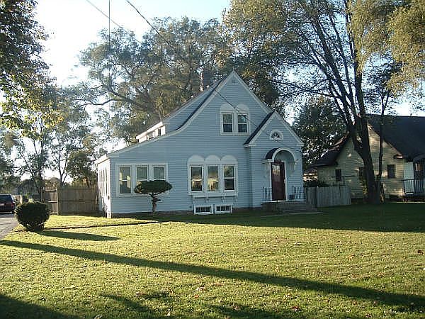 1st image of 1620 Center Ave