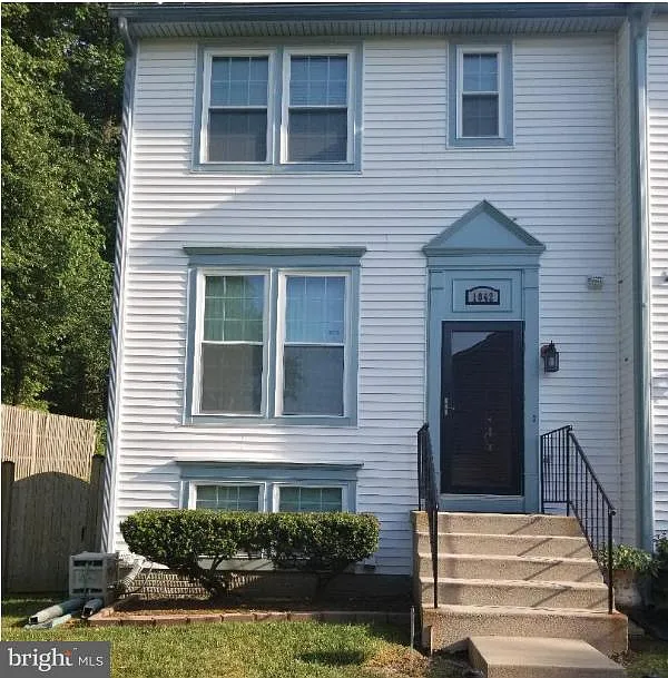 1042 Karen Blvd photo 1