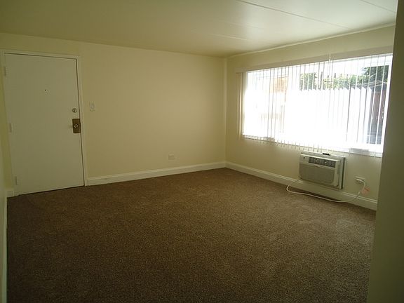 2nd image of 10917 S Lloyd Dr APT 4