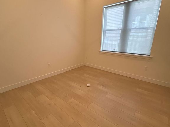 4th image of 611 S Fagley St #7