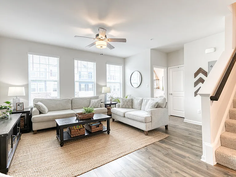 2050 Hinshaw Dr — Photo 10