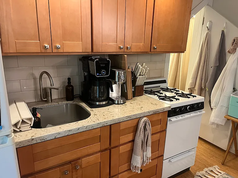 2595 Buena Vista Way #C — Photo 15