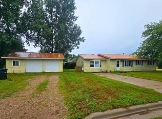 214 Pearl Ave, Shawano, WI 54166