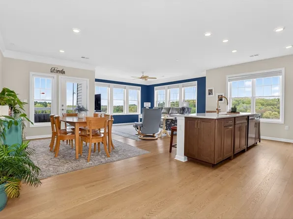 1 Codman Way #312, Westborough, MA 01581