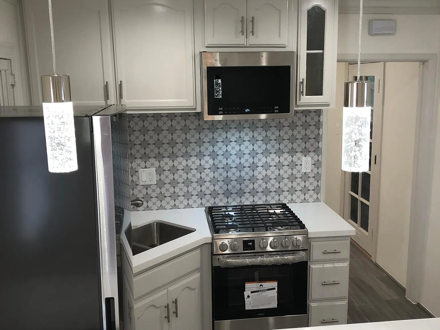 1033 Meadowbrook Avenue — Photo 3