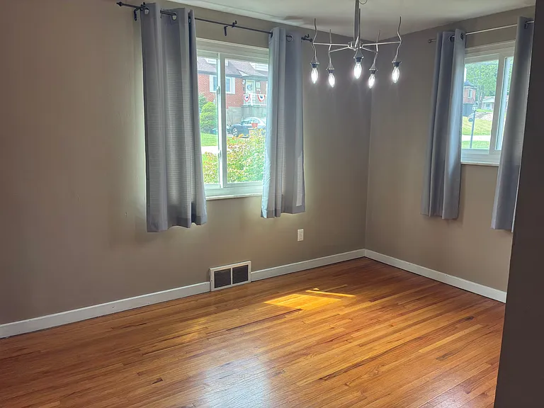 211 Verdant St — Photo 8
