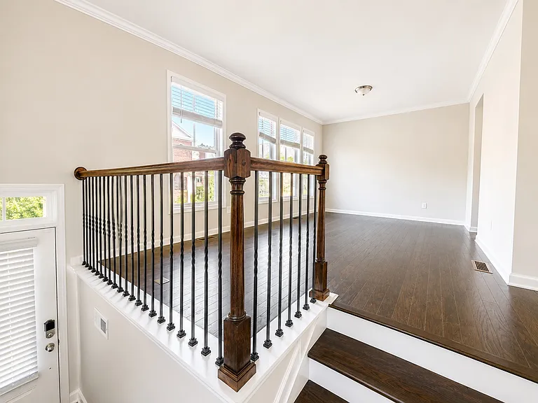 521 Sunset Park Dr — Photo 5