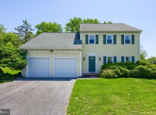 1037 Signal Hill Ln, Lancaster, PA 17601