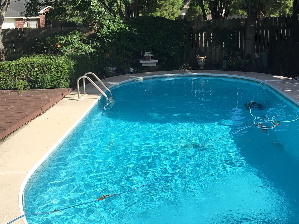 1st image of 310 Willowbend Dr