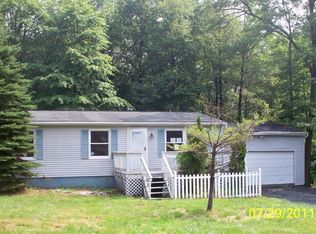 34 N Dogwood Cir, Bushkill, PA 18324