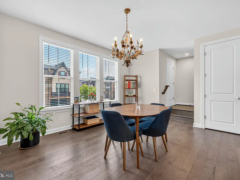 8106 Zoe Pl — Photo 11
