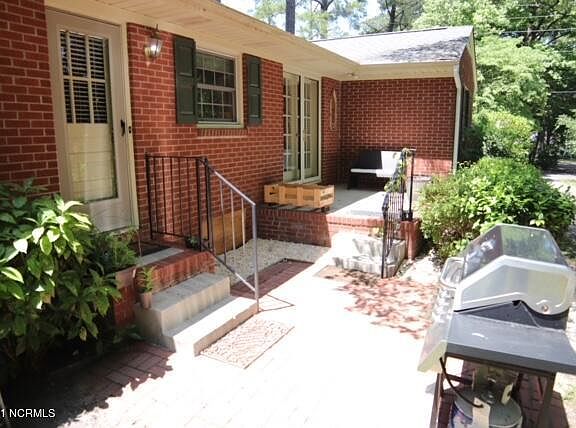 2nd image of 100 Dogwood Dr