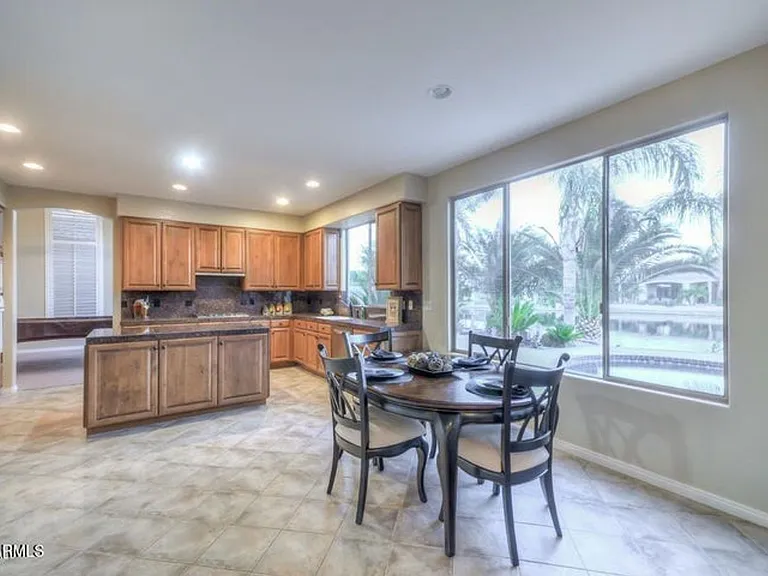 1690 W Bartlett Way — Photo 11