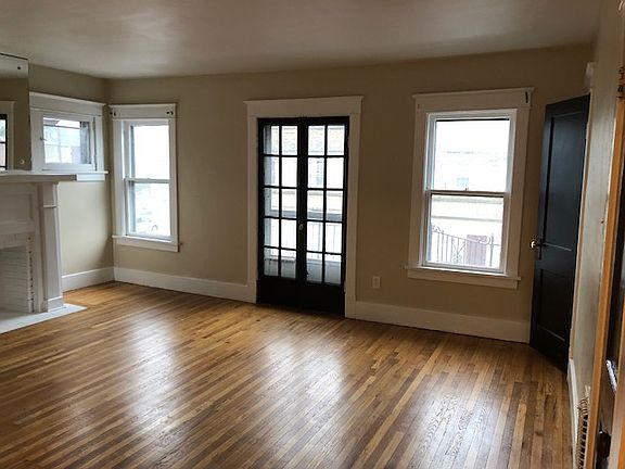 2nd image of 102 Fairchild Pl #2