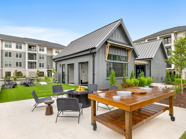 The Henslow Daniel Island Apartments & Townhomes — Photo 61