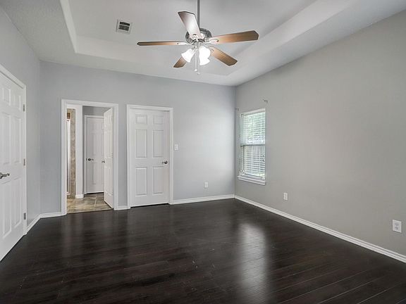 5th image of 2707 Lake Breeze Ln