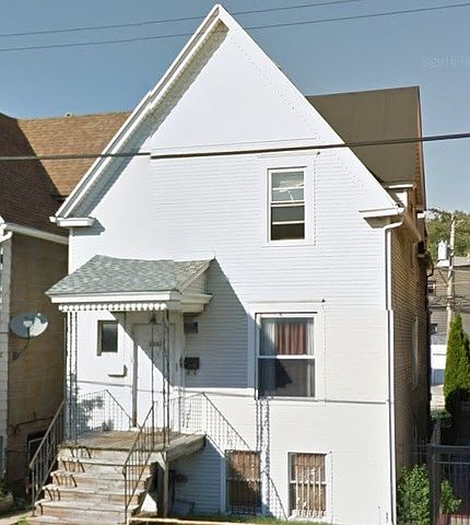1st image of 3033 N Clybourn Ave
