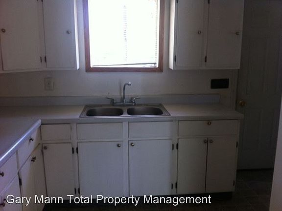 2nd image of 717 S Woodberry St