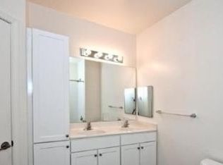 1 Charles Ct, Port Jefferson Station, NY 11776