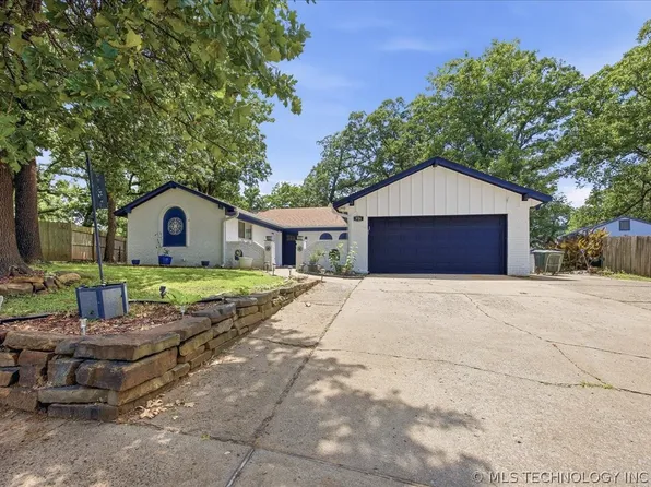 334 Spruce Ct, Sand Springs, OK 74063