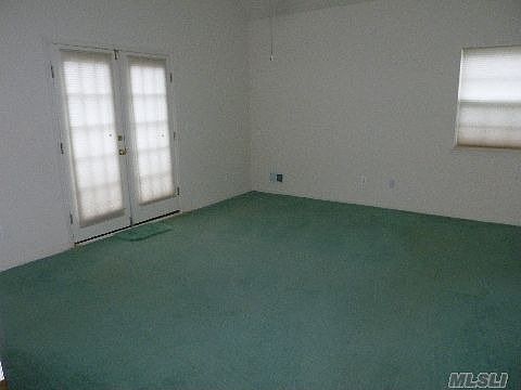 5th image of 526 Highland Ct