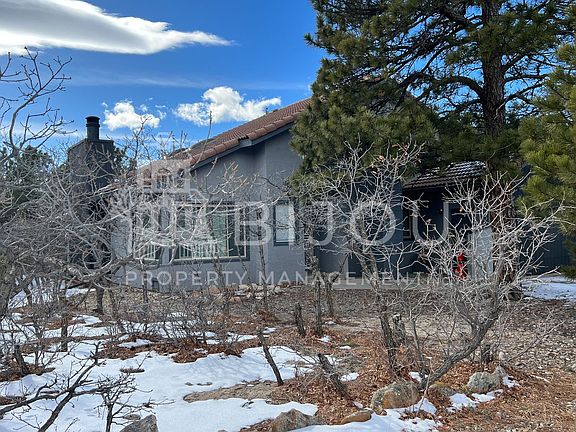2nd image of 995 Point Of The Pines Dr