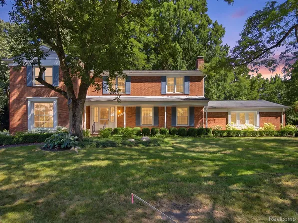 4363 Barchester Dr, Bloomfield Hills, MI 48302