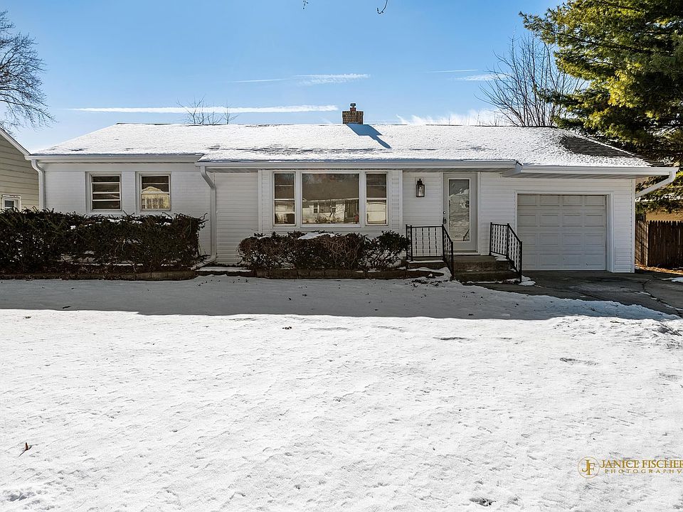 1st image of 2609 Somerset Ln