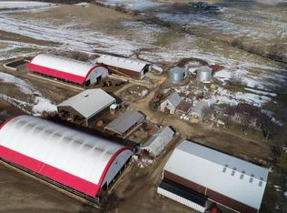 7842 S Daysville Rd, Oregon, IL 61061