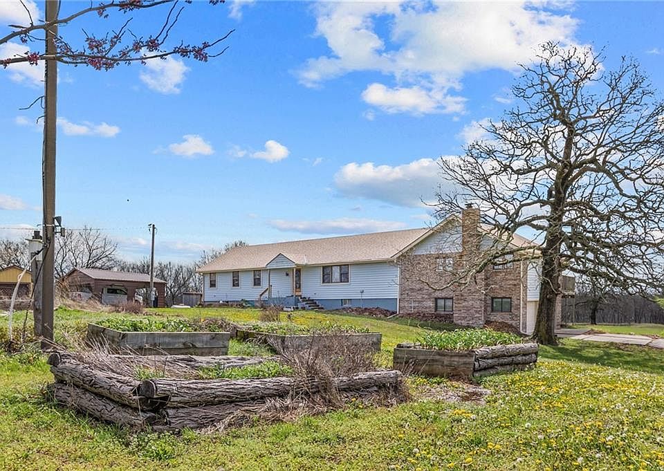 1st image of 471 SW County Road F Rd