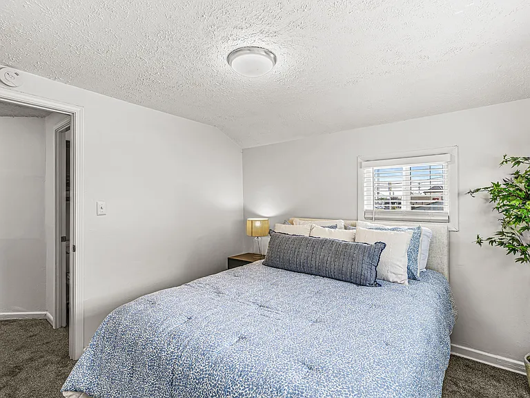 The Row Apartments — Photo 18