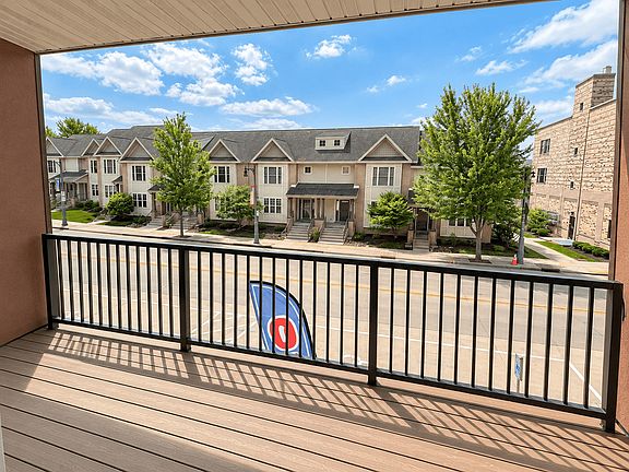5th image of 410 E Main St #203