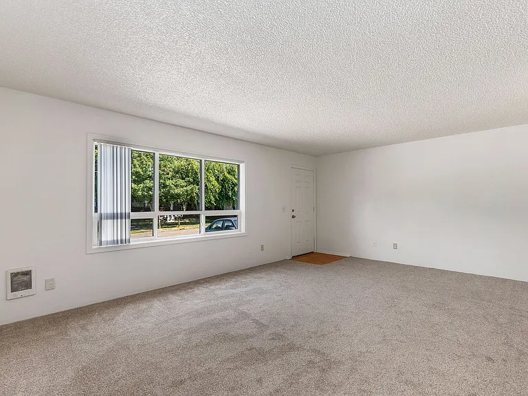 Lakeview Apartments Centralia, WA — Photo 11