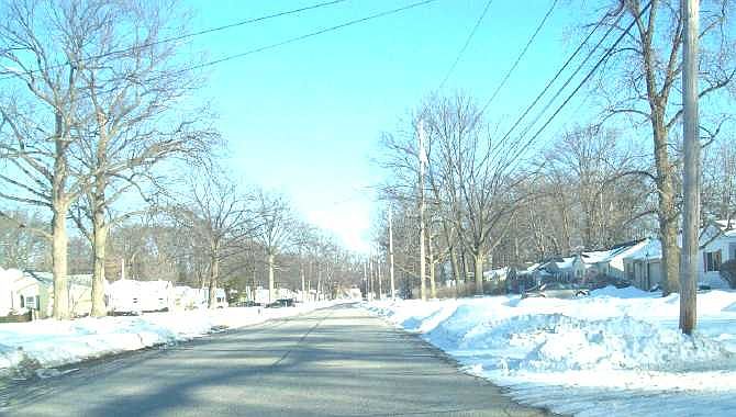 2nd image of 26911 Knickerbocker Rd