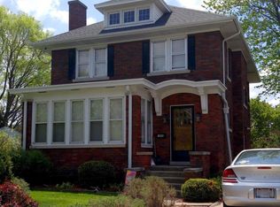 1090 W 5th St, Dubuque, IA 52001