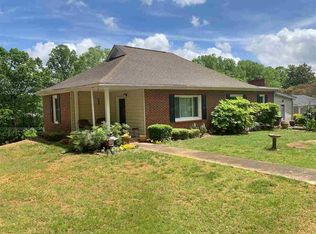 107 S Poplar Ave, Landrum, SC 29356