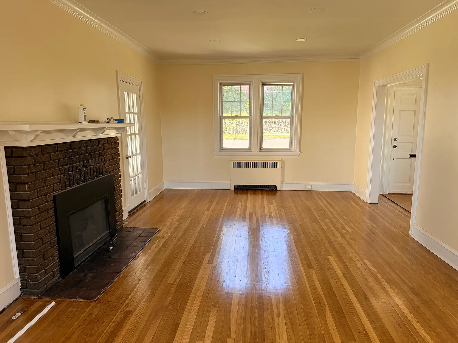 3 bed, 1.5 bath, $2,200 — Photo 1