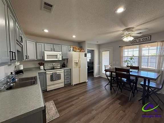 4th image of 107 White Tail Ln