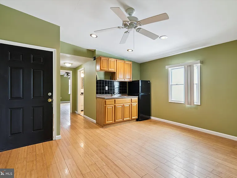 1723 N Willington St — Photo 20