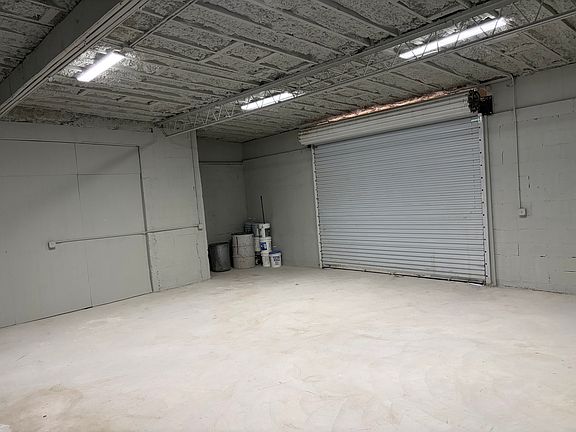 4th image of 4315 Dyer St