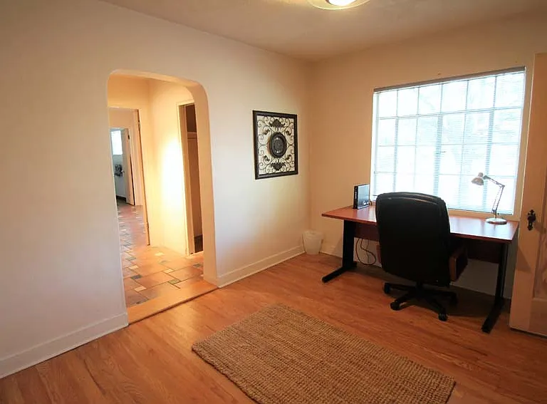 500 Amherst Dr NE — Photo 6
