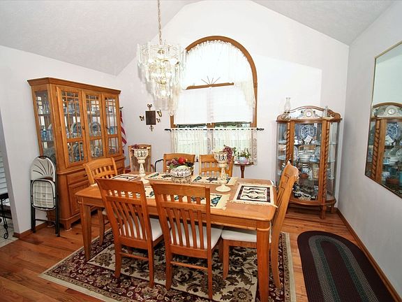 5th image of 853 Williamsport Dr